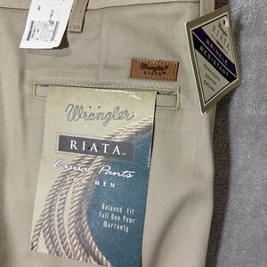 NWT Wrangler Riata 38x30 (Inseam 30.5) Flat Front Pants Pleated Relaxed Khaki